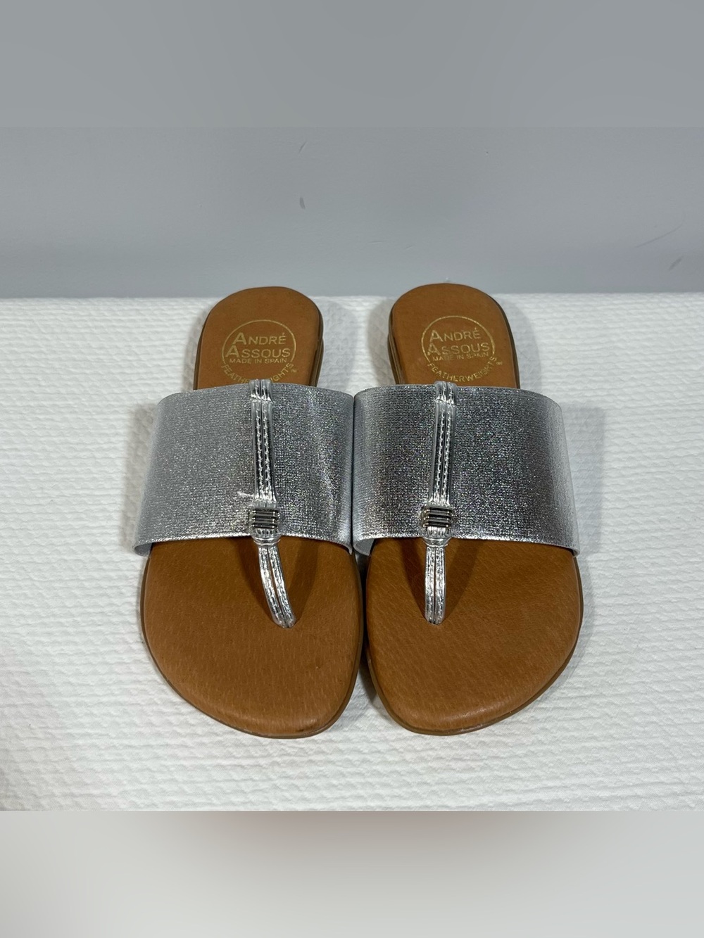 André Assous Nice Metallic Featherweights Sandals Size 5